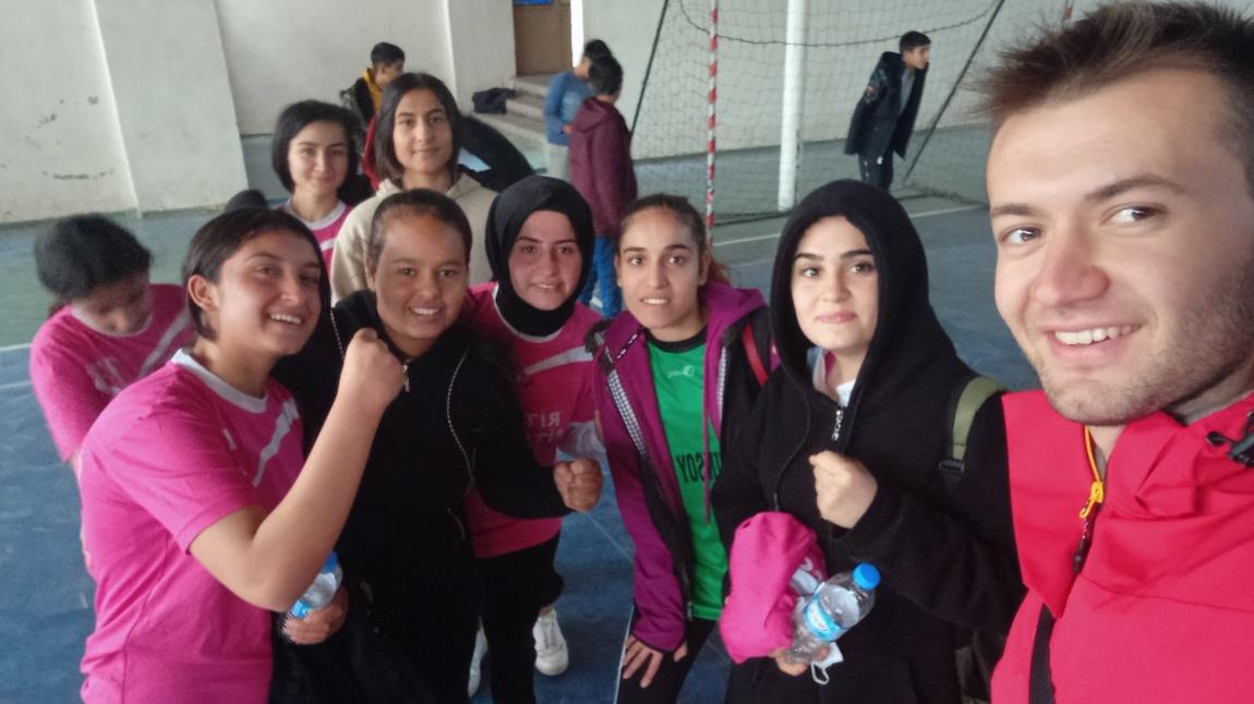 Genç Kızlar Futsal Takımımız İlçe İkincisi Olmuştur